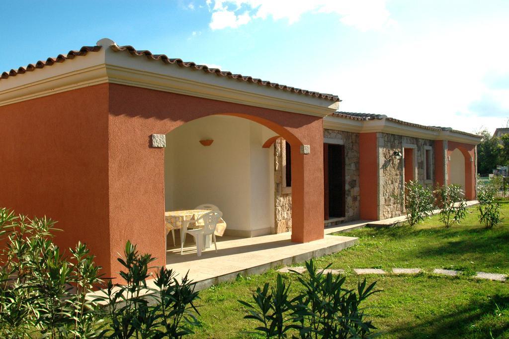 Holiday Homes Stella Marina Сан-Теодоро Номер фото